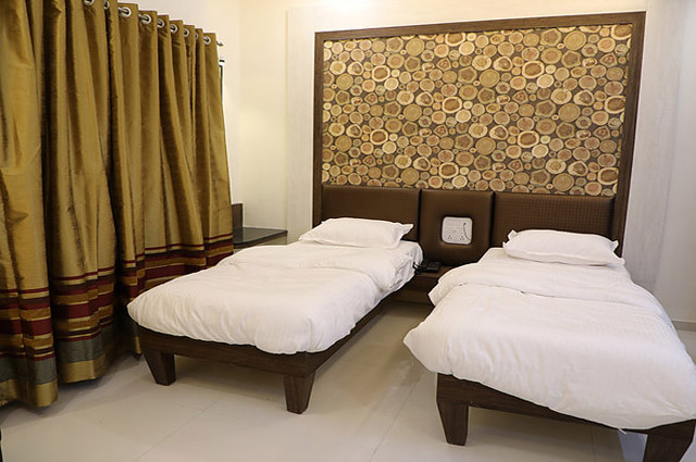 Executive Suite AC Room